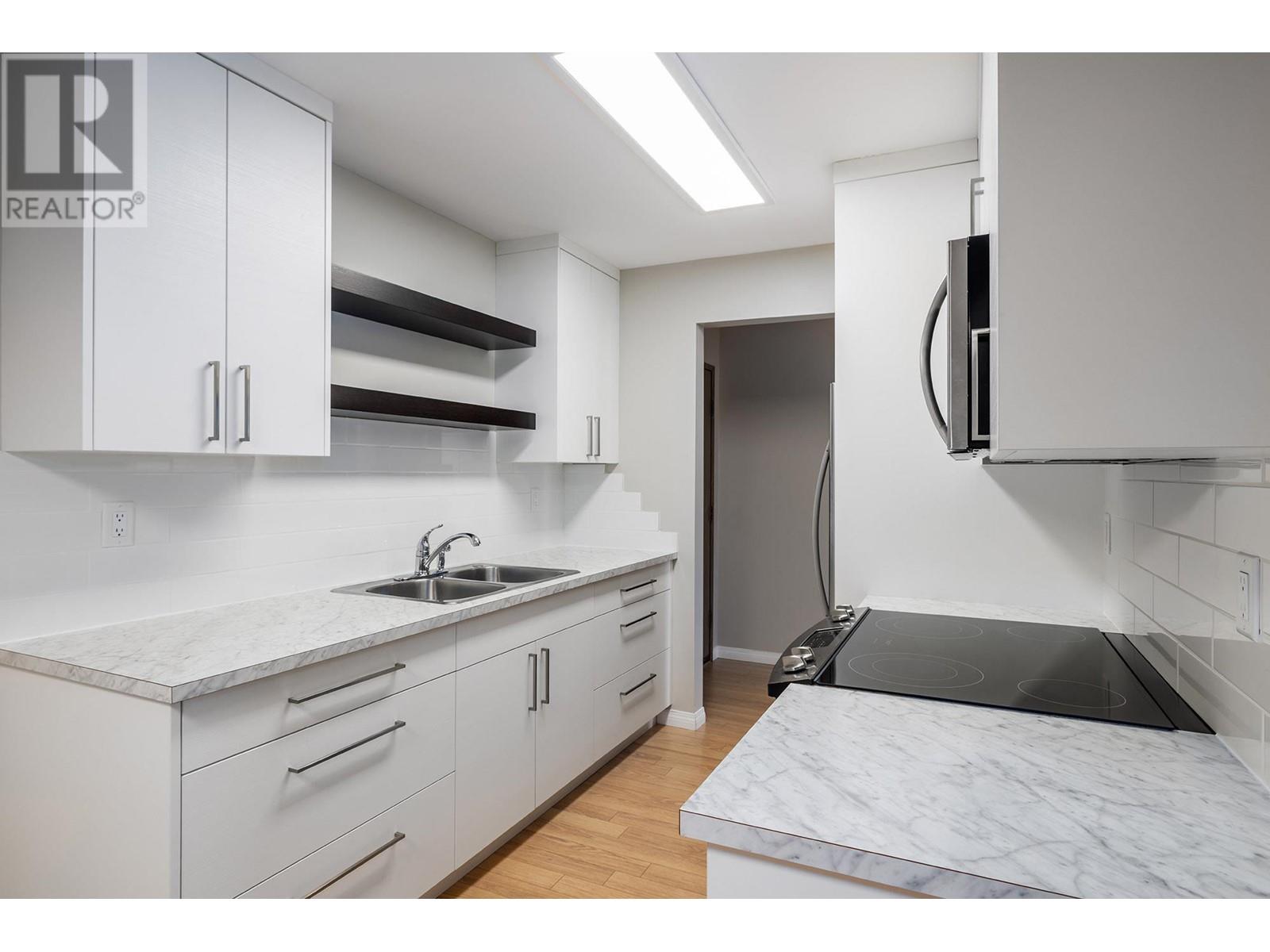 Property at 2085 Gordon Drive Unit# 206 Lot# 23 image 3