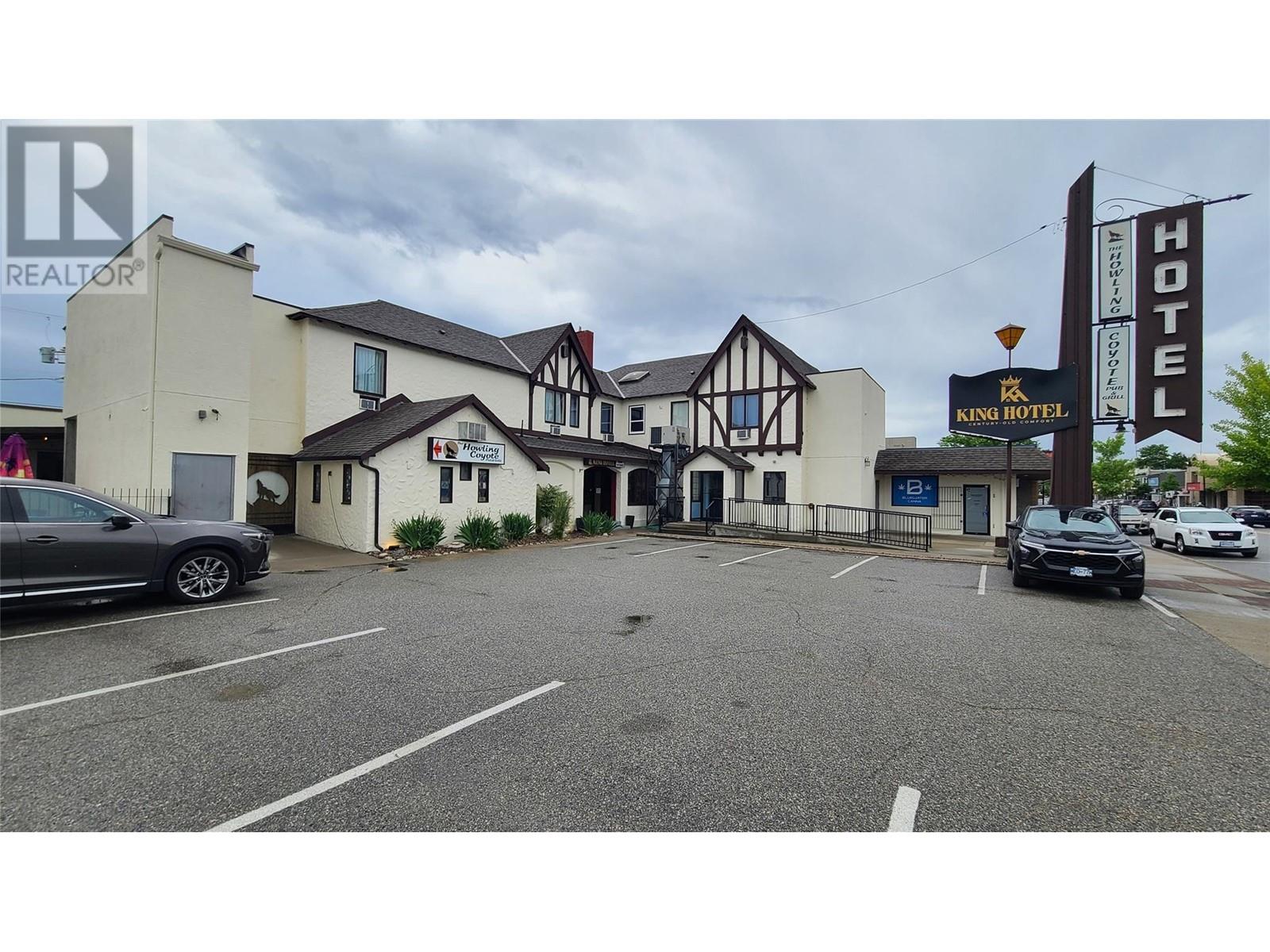 6341 Main St Street, Oliver, British Columbia  V0H 1T0 - Photo 1 - 10349939