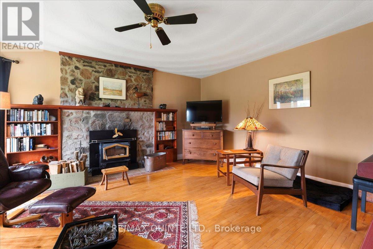 404 Bridge Street W, Belleville, Ontario  K8N 4Z2 - Photo 8 - X12189863