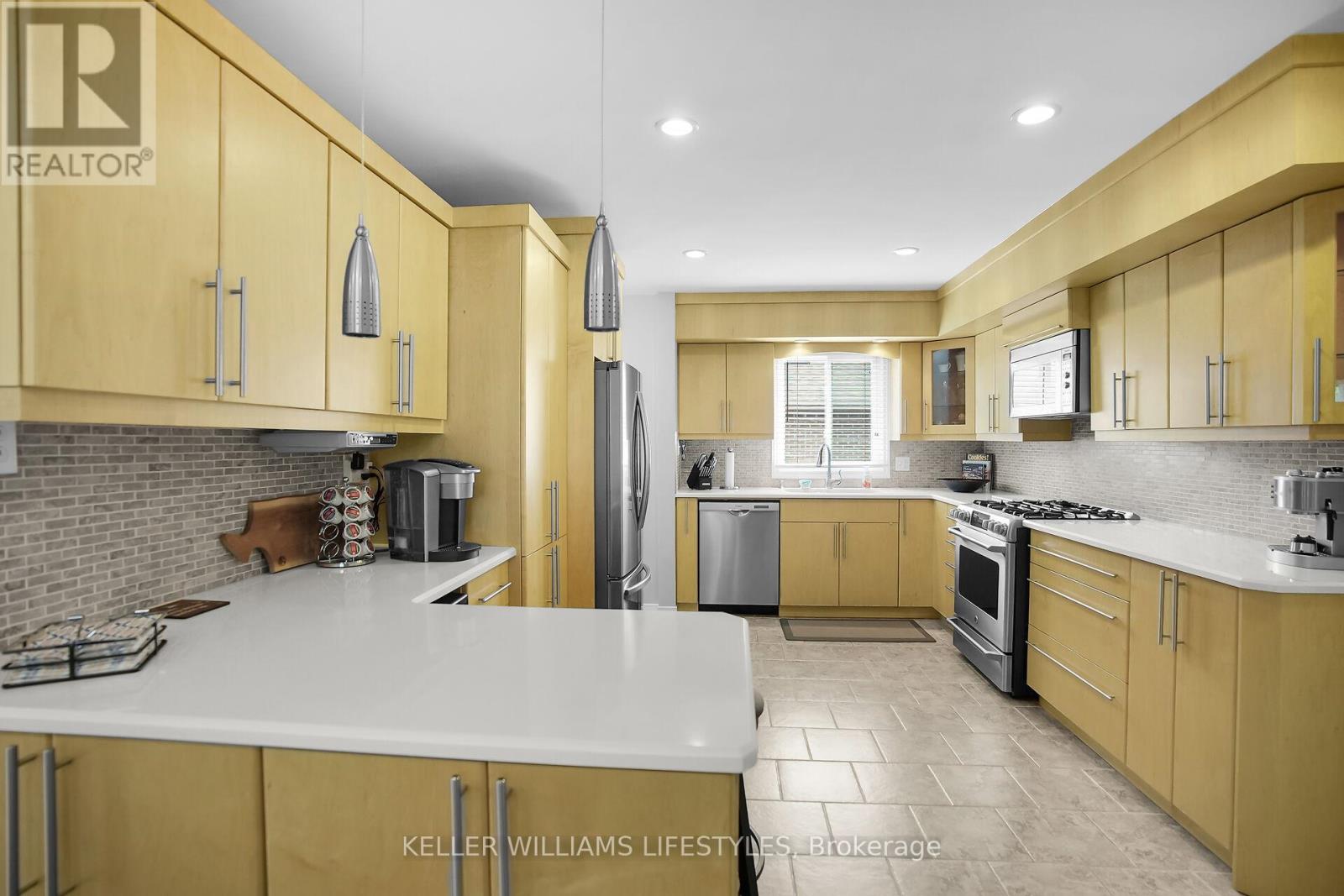 35 Edmunds Crescent, London South (South T), Ontario  N5Z 4J1 - Photo 14 - X12189802