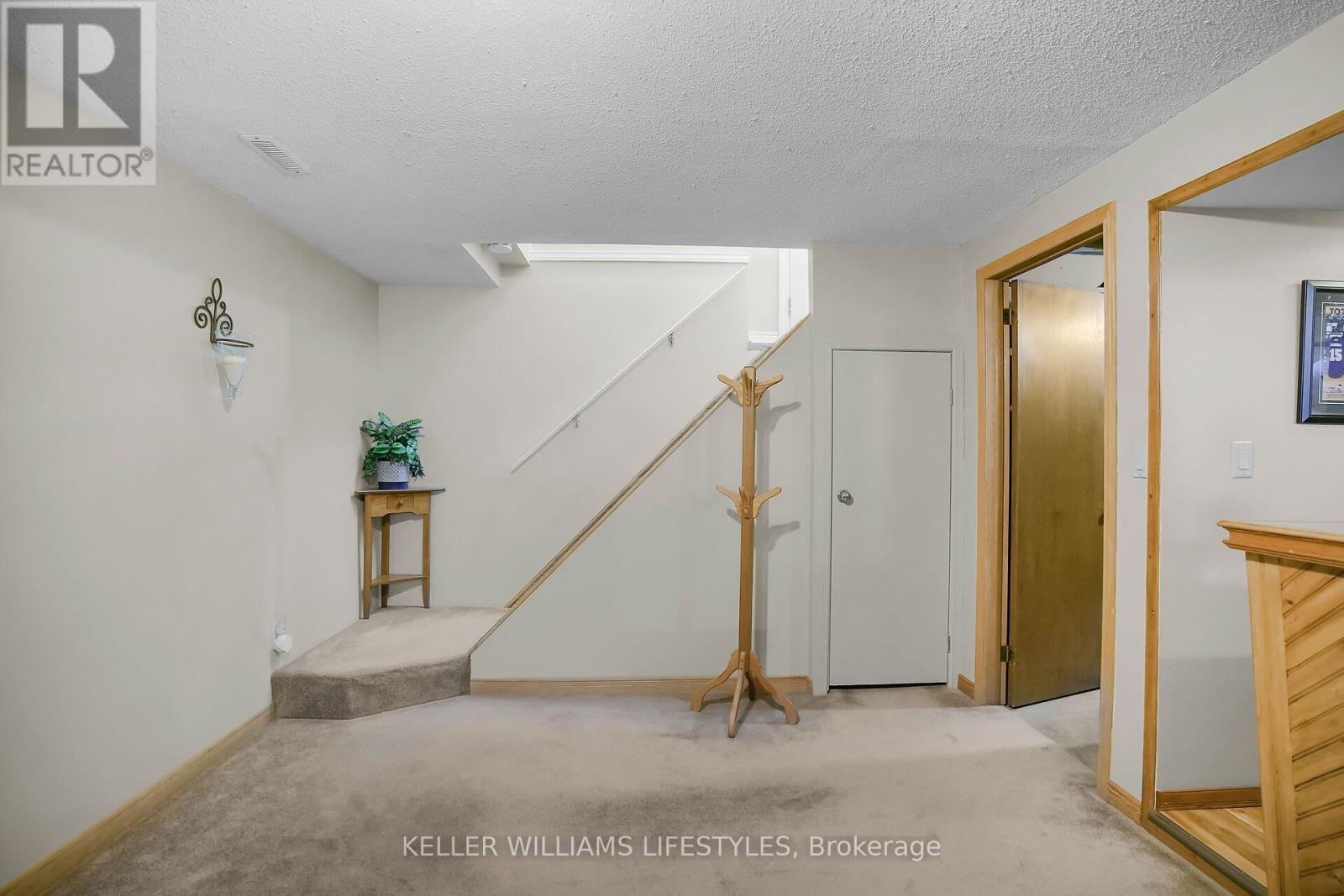 35 Edmunds Crescent, London South (South T), Ontario  N5Z 4J1 - Photo 24 - X12189802