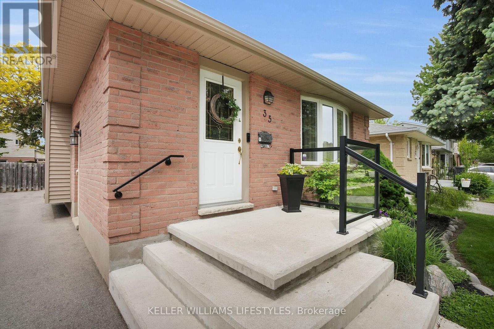 35 Edmunds Crescent, London South (South T), Ontario  N5Z 4J1 - Photo 8 - X12189802