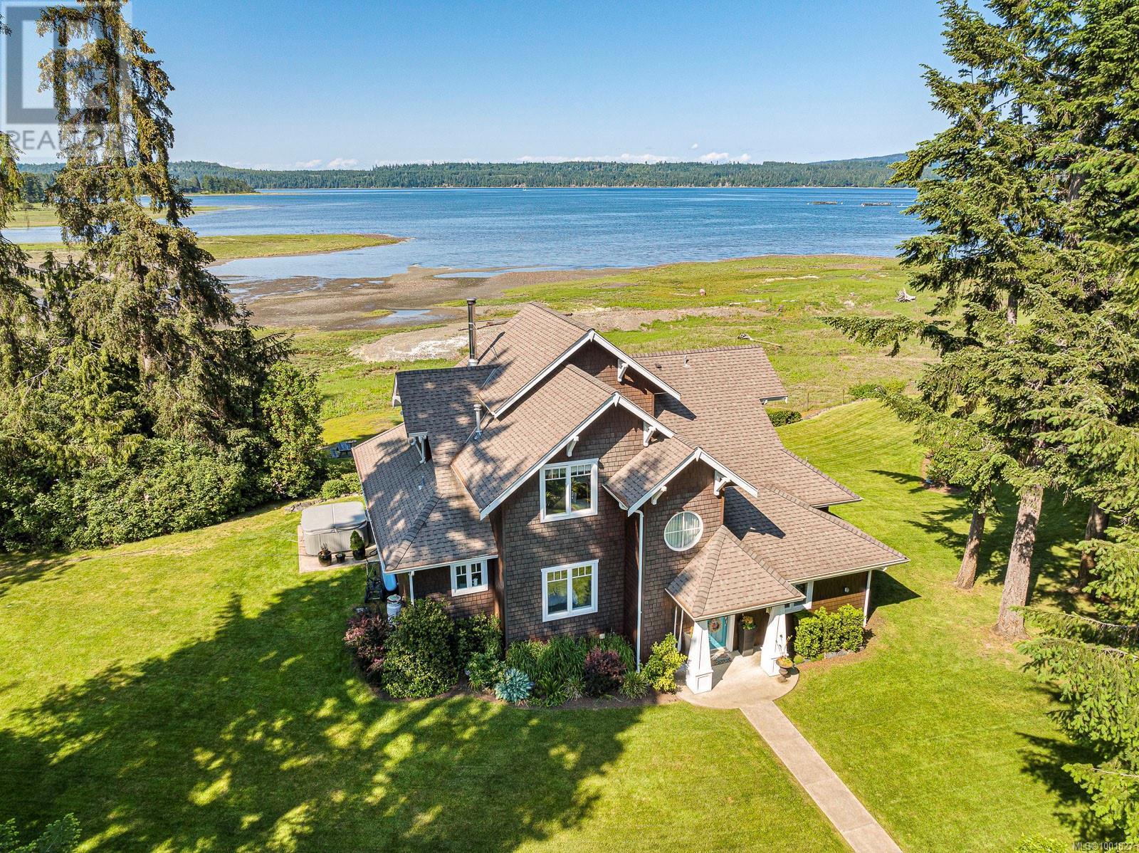 505 Arbutus Bay Rd, Fanny Bay, British Columbia