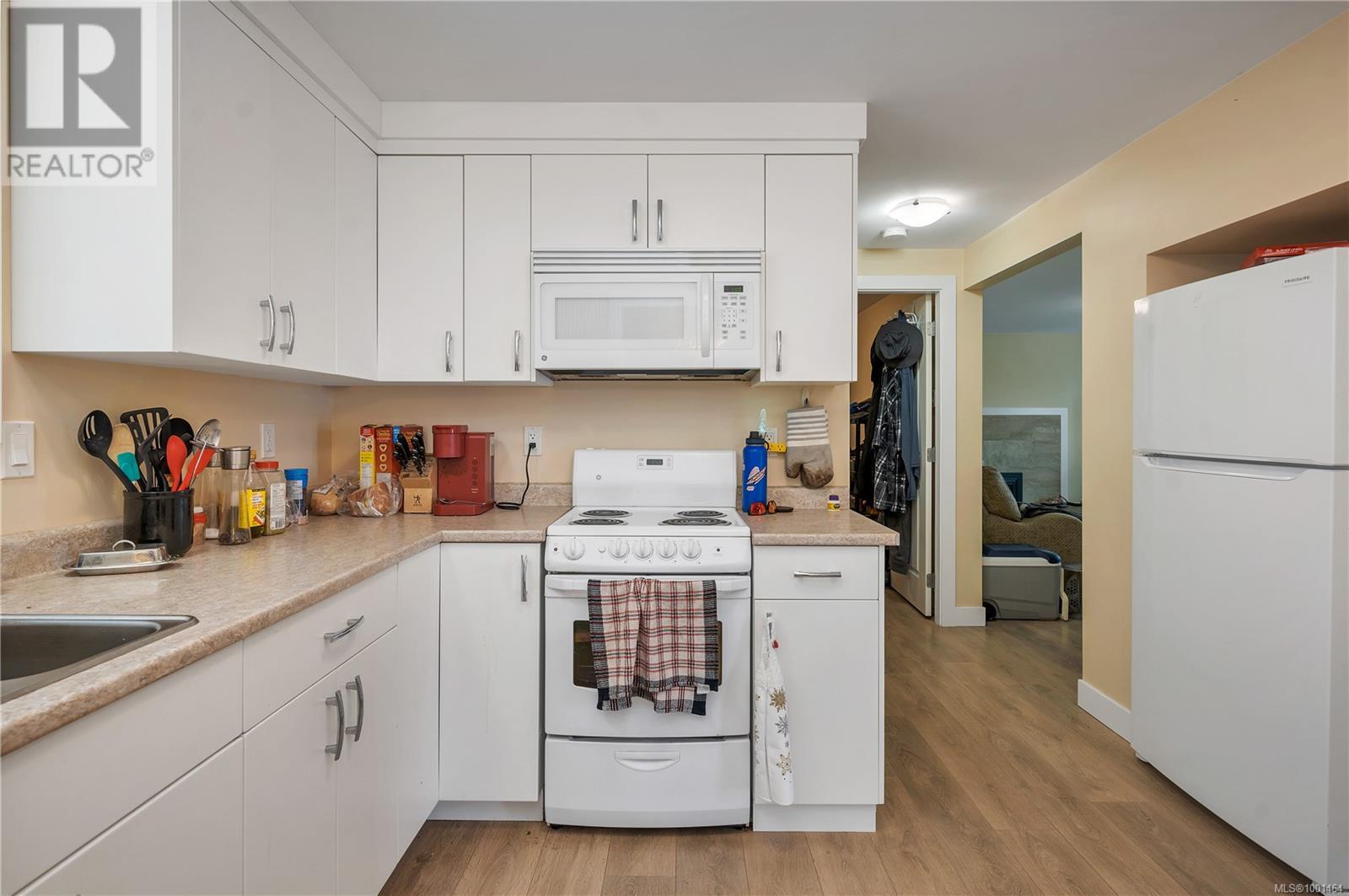 Property at 90 Thulin St image 4