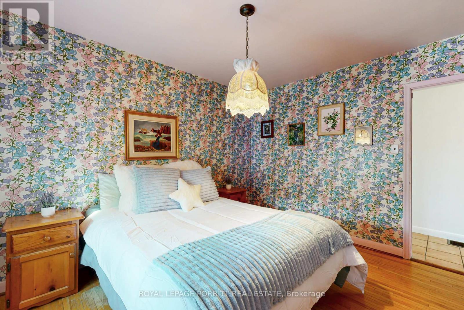 31 Badger Drive, Toronto (Stonegate-Queensway), Ontario  M8Z 2M8 - Photo 15 - W12189583