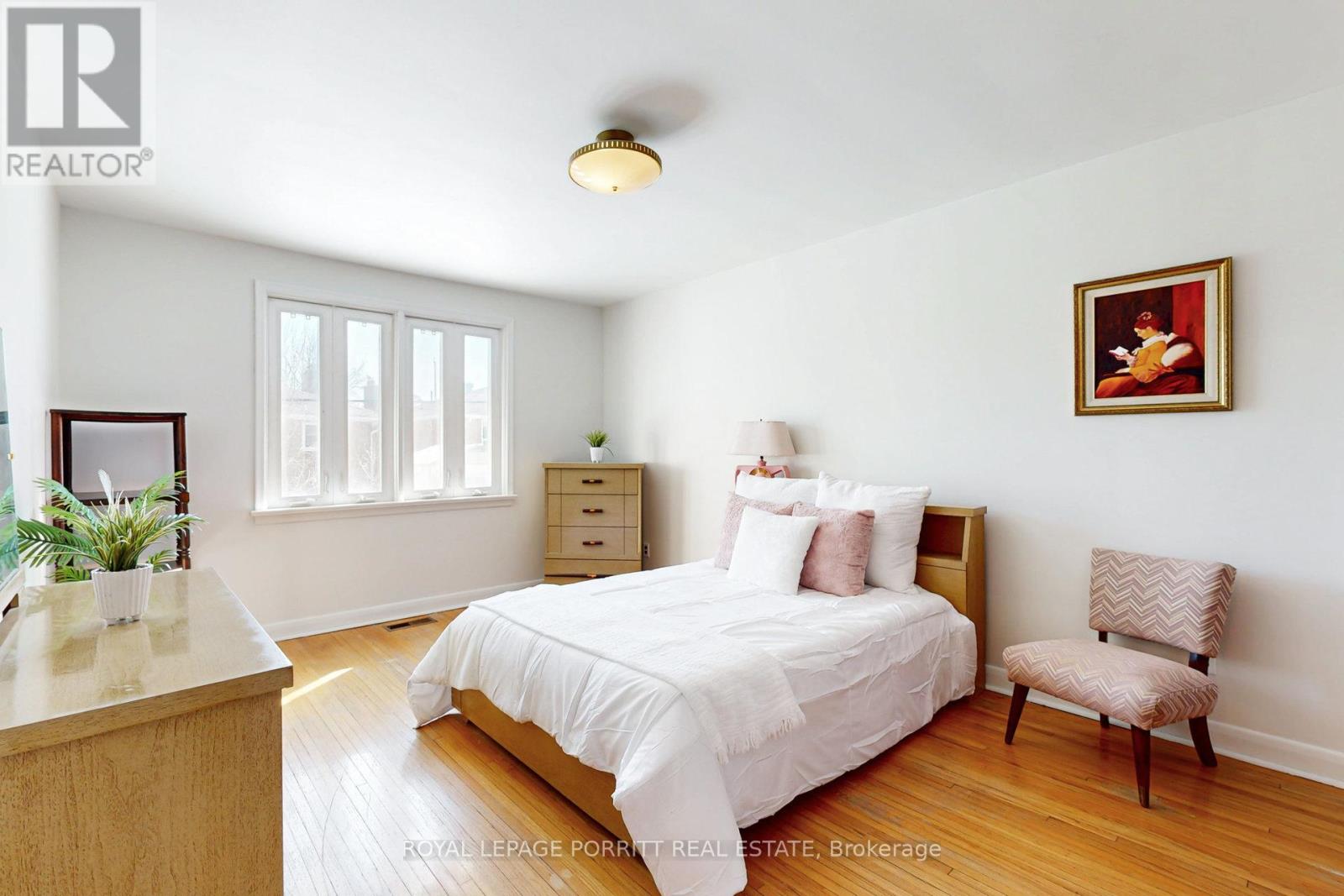 31 Badger Drive, Toronto (Stonegate-Queensway), Ontario  M8Z 2M8 - Photo 16 - W12189583