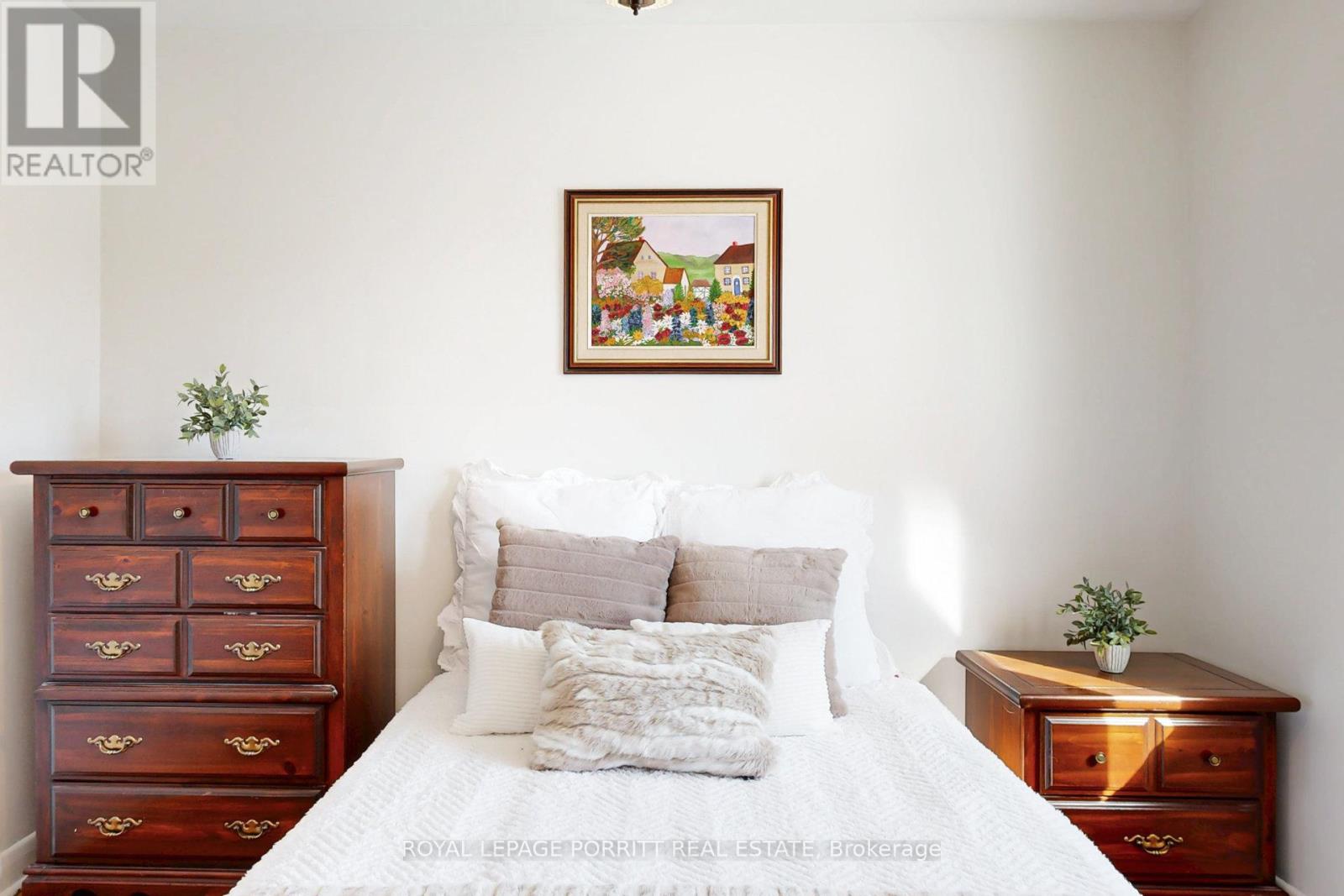 31 Badger Drive, Toronto (Stonegate-Queensway), Ontario  M8Z 2M8 - Photo 19 - W12189583