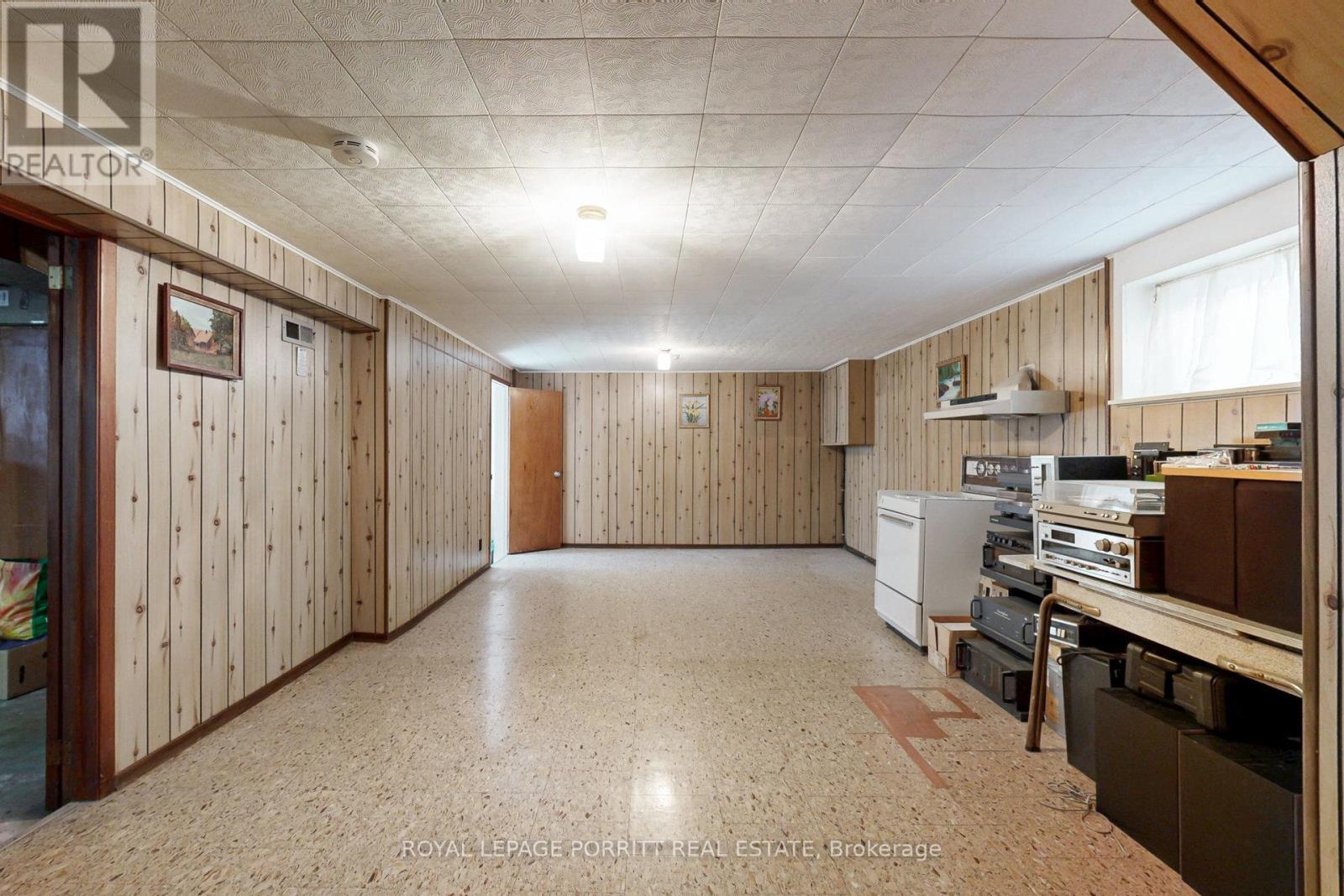 31 Badger Drive, Toronto (Stonegate-Queensway), Ontario  M8Z 2M8 - Photo 26 - W12189583