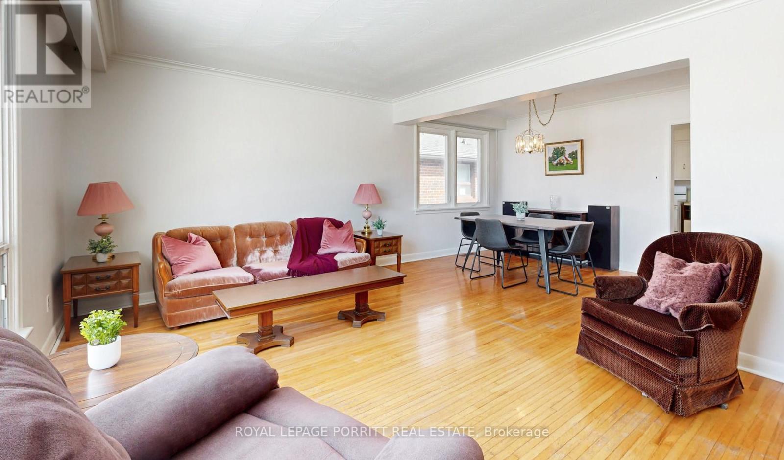 31 Badger Drive, Toronto (Stonegate-Queensway), Ontario  M8Z 2M8 - Photo 3 - W12189583