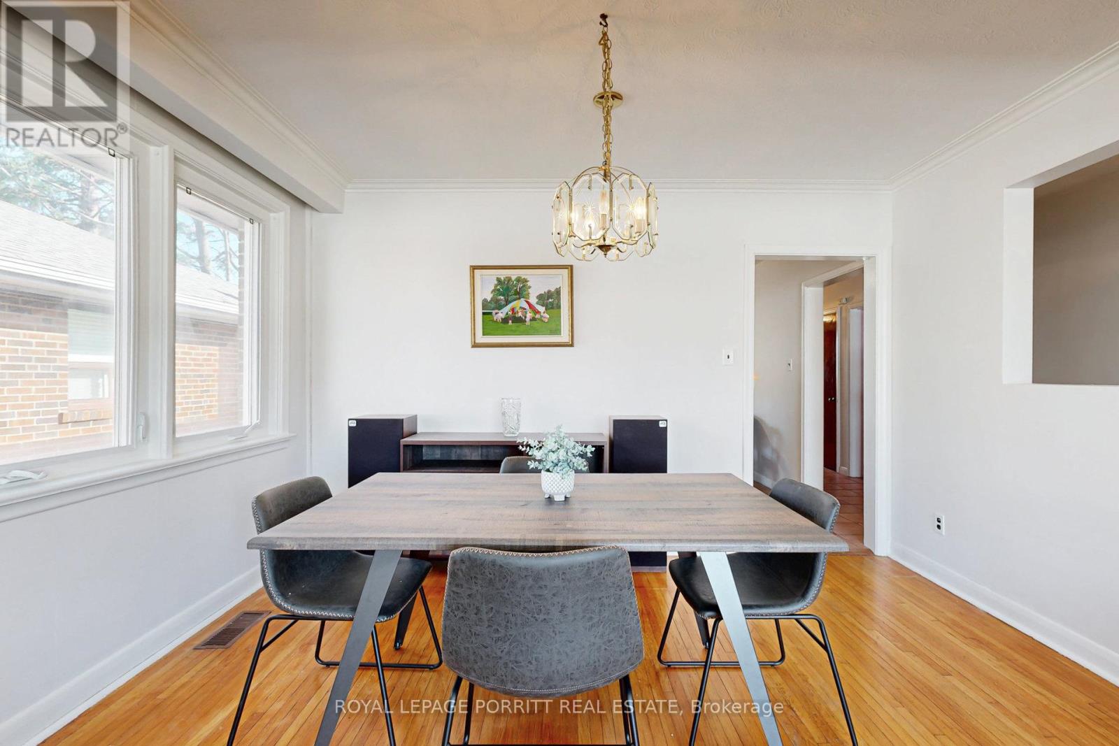 31 Badger Drive, Toronto (Stonegate-Queensway), Ontario  M8Z 2M8 - Photo 7 - W12189583