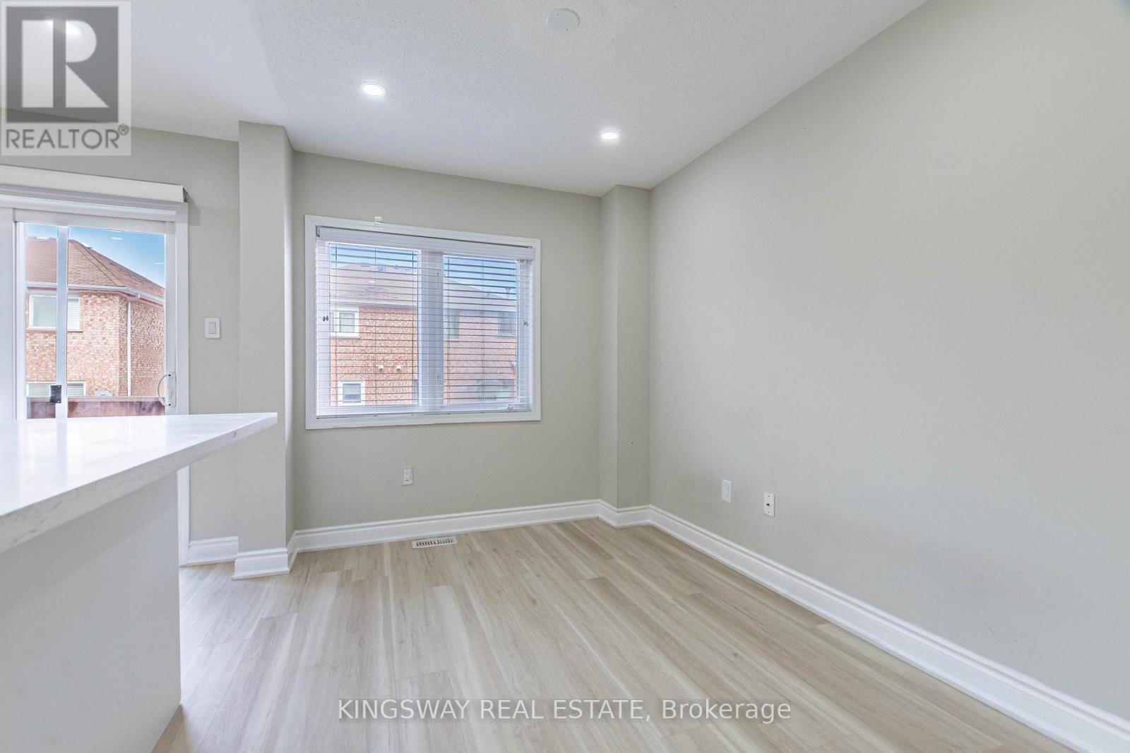 5821 Tiz Road, Mississauga (Hurontario), Ontario  L5R 0B4 - Photo 10 - W12189616