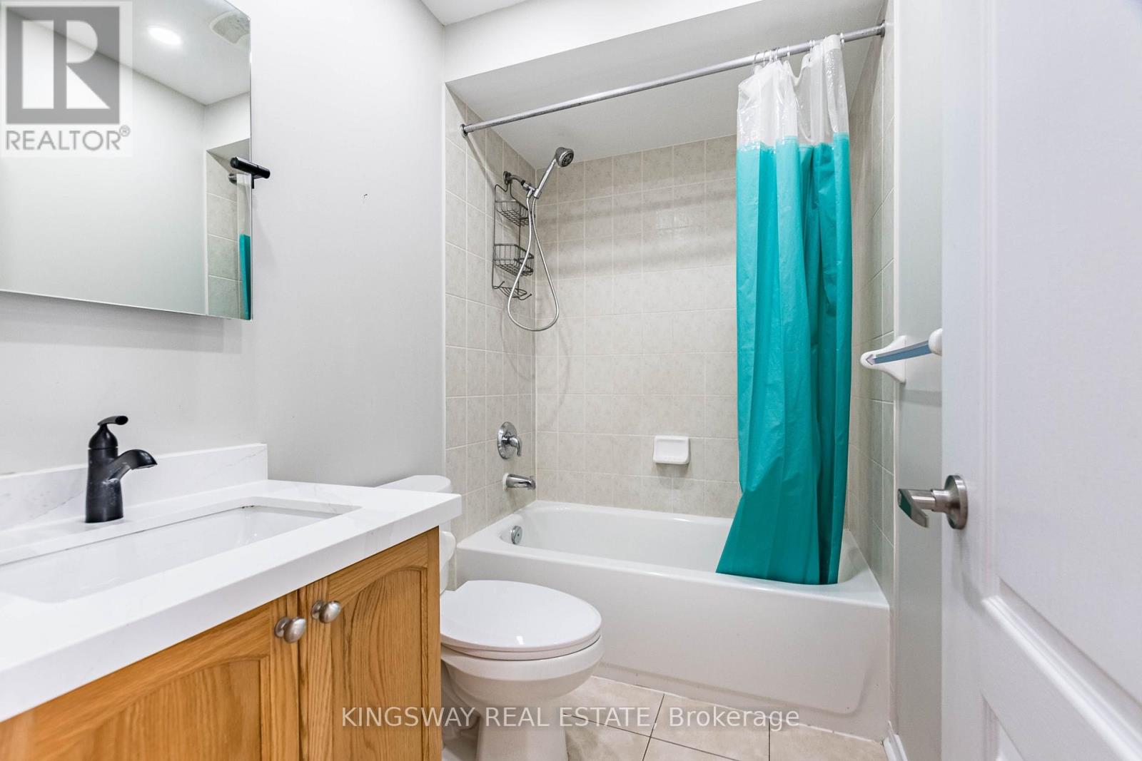 5821 Tiz Road, Mississauga (Hurontario), Ontario  L5R 0B4 - Photo 17 - W12189616