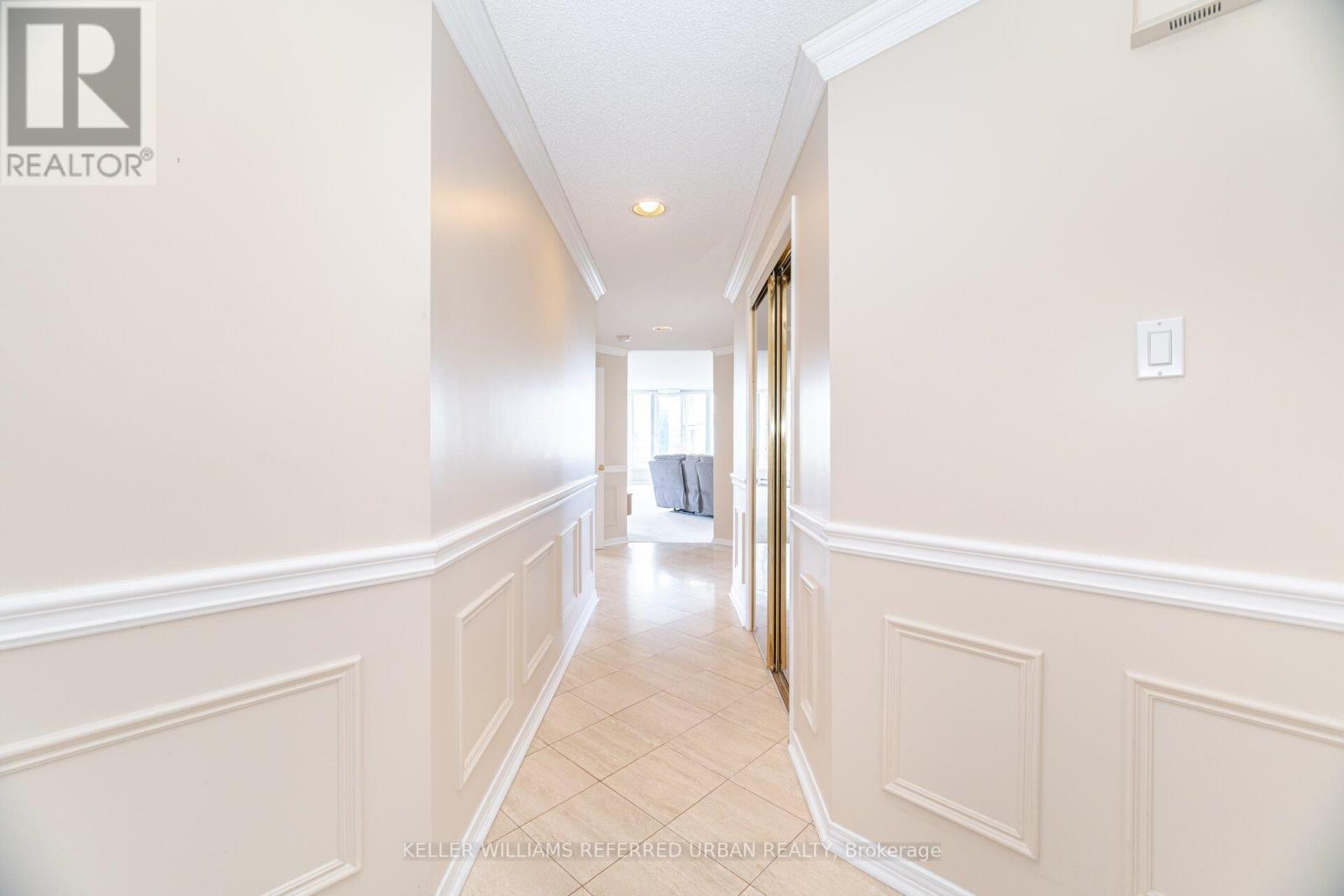 Property at 402 - 1903 PILGRIMS WAY image 3