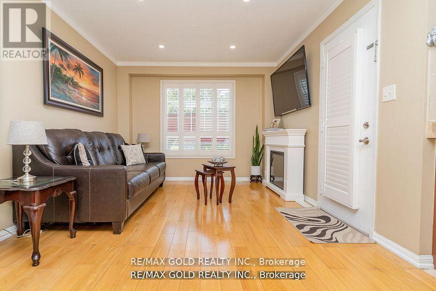 34 Jingle Crescent, Brampton, Ontario  L6S 0B2 - Photo 14 - W12189633