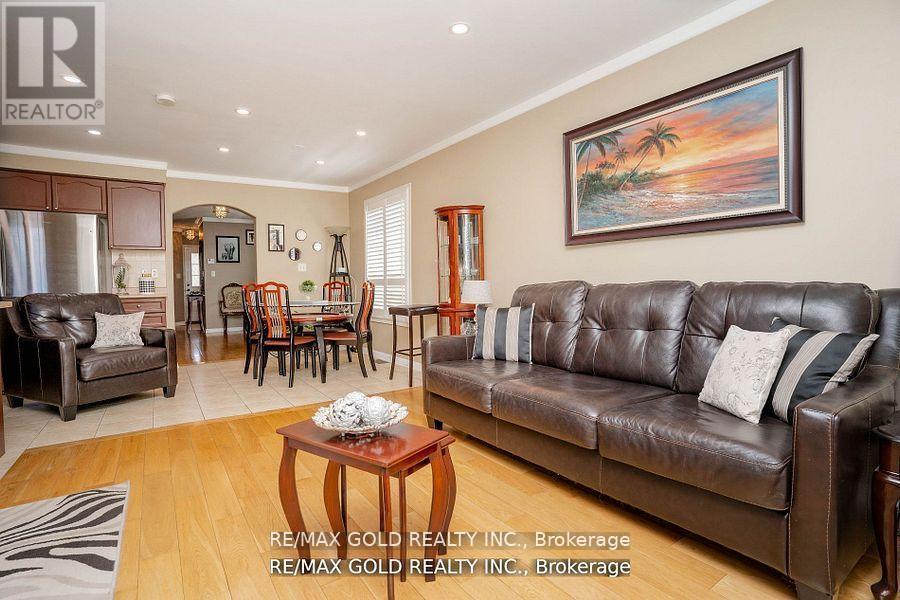 34 Jingle Crescent, Brampton, Ontario  L6S 0B2 - Photo 16 - W12189633