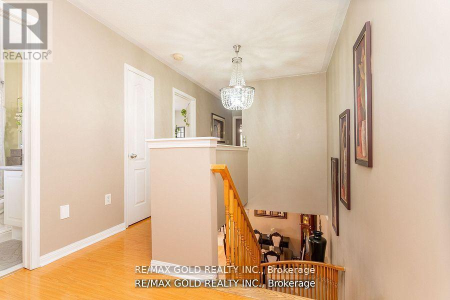 34 Jingle Crescent, Brampton, Ontario  L6S 0B2 - Photo 18 - W12189633