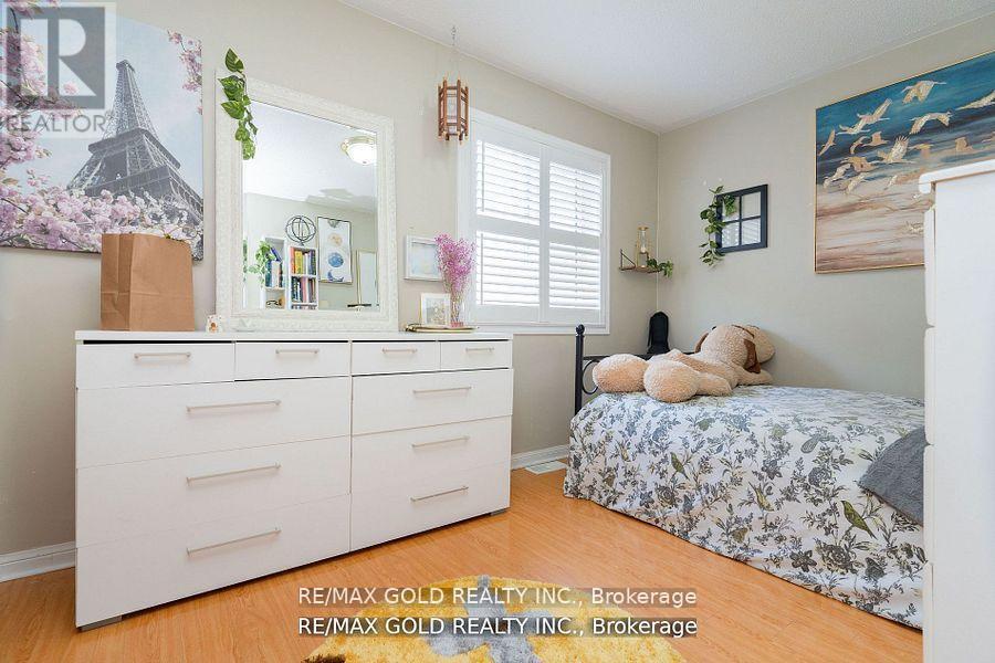 34 Jingle Crescent, Brampton, Ontario  L6S 0B2 - Photo 24 - W12189633