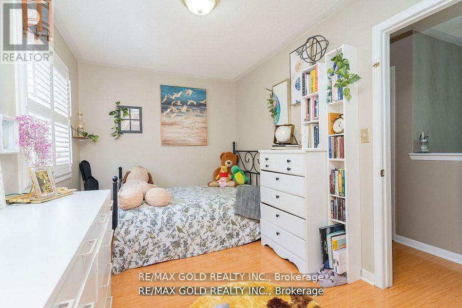 34 Jingle Crescent, Brampton, Ontario  L6S 0B2 - Photo 25 - W12189633