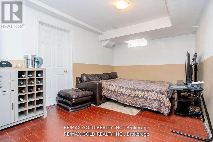 34 Jingle Crescent, Brampton, Ontario  L6S 0B2 - Photo 28 - W12189633
