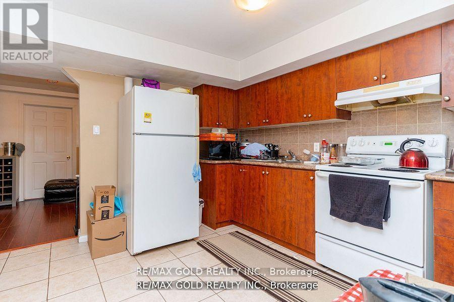 34 Jingle Crescent, Brampton, Ontario  L6S 0B2 - Photo 30 - W12189633