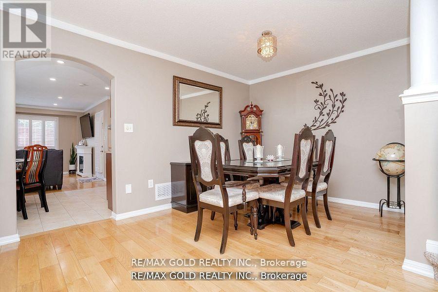 34 Jingle Crescent, Brampton (Gore Industrial North), Ontario  L6S 0B2 - Photo 8 - W12189633