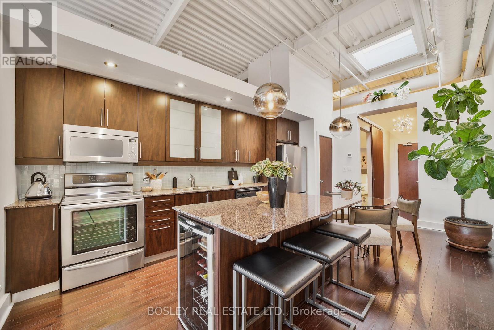 311 - 550 Hopewell Avenue, Toronto (Briar Hill-Belgravia), Ontario  M6E 2S6 - Photo 8 - W12189637