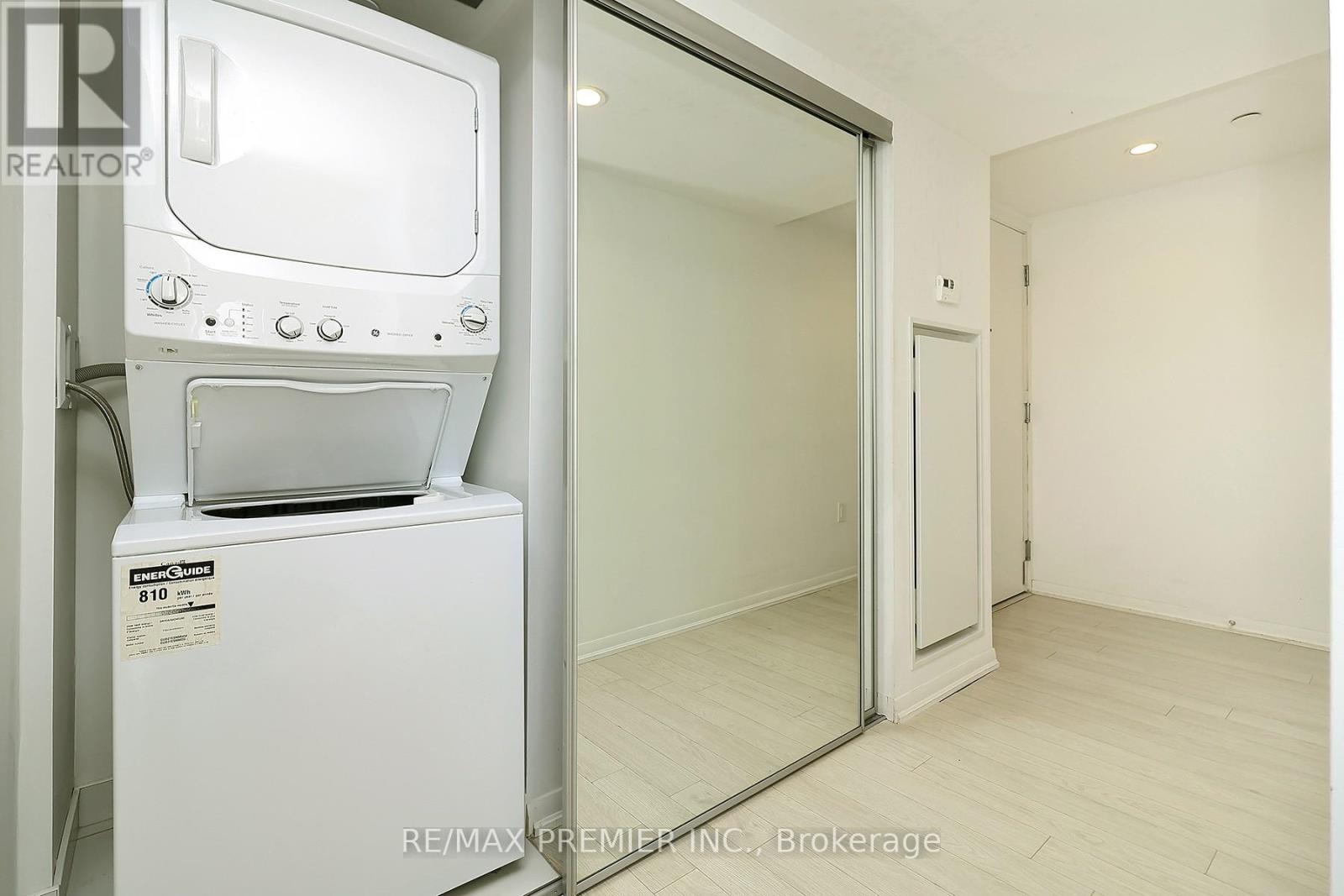 1303 - 3091 Dufferin Street, Toronto (Yorkdale-Glen Park), Ontario  M6A 0C4 - Photo 6 - W12189638
