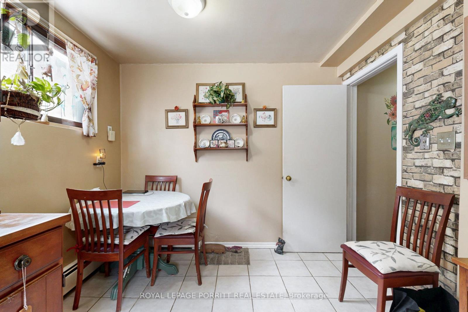 15 Muskoka Avenue, Toronto (Long Branch), Ontario  M8W 1H4 - Photo 10 - W12189687