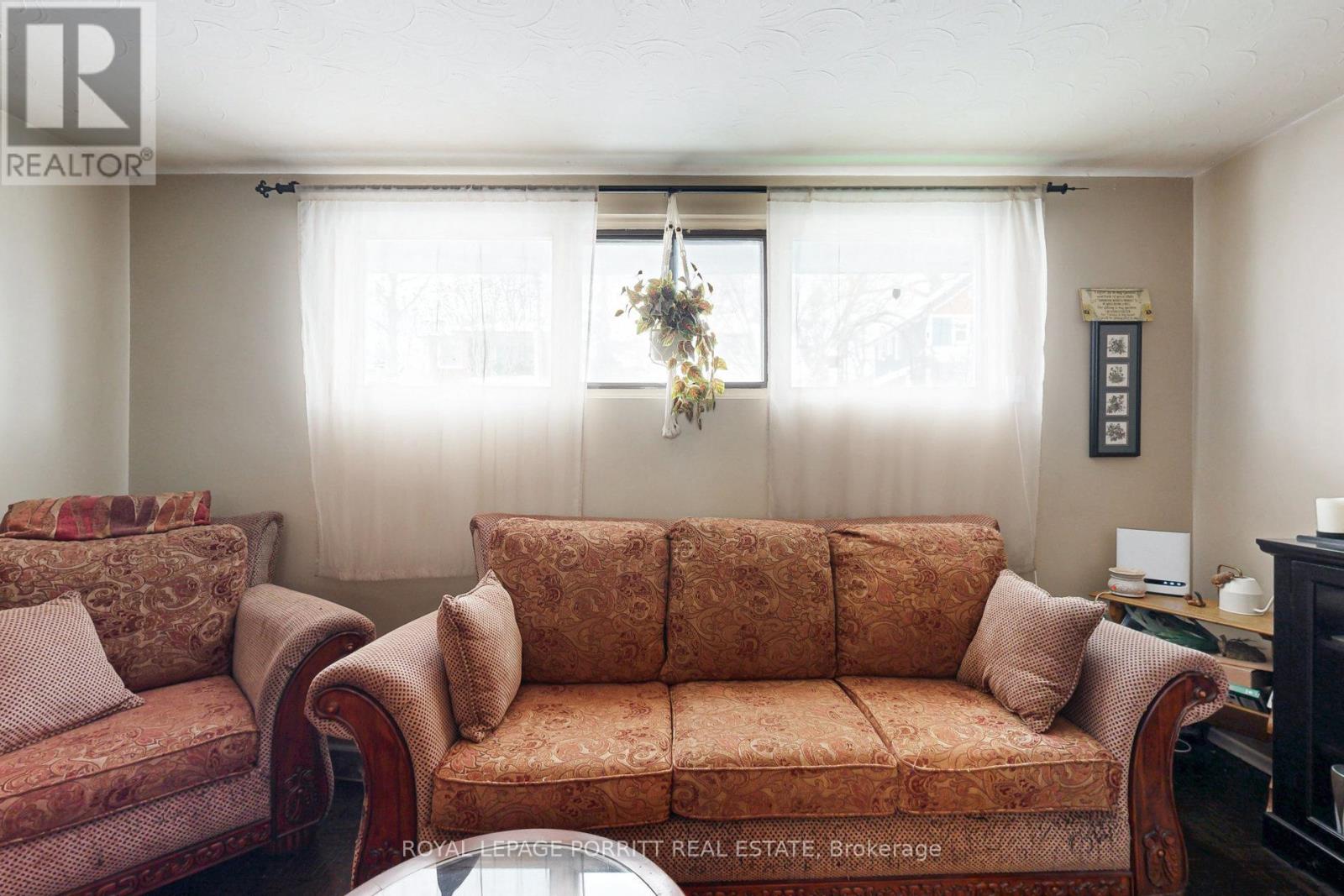 15 Muskoka Avenue, Toronto (Long Branch), Ontario  M8W 1H4 - Photo 14 - W12189687