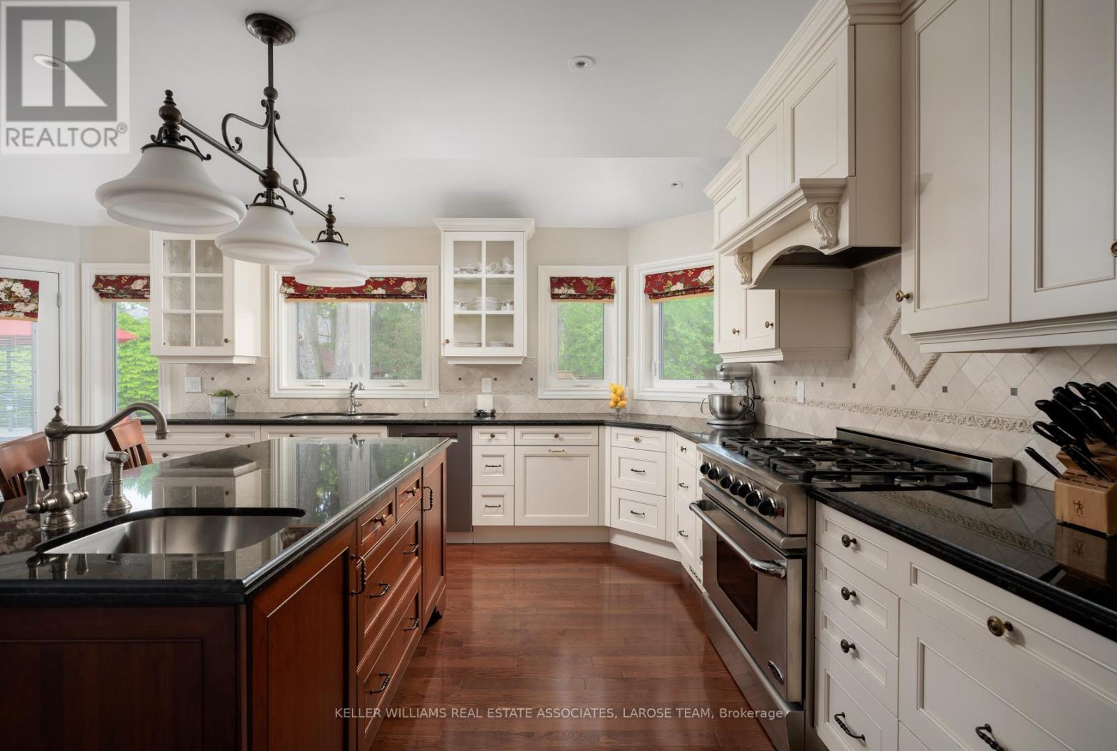 1485 Tecumseh Park Drive, Mississauga (Lorne Park), Ontario  L5H 2W7 - Photo 11 - W12189693