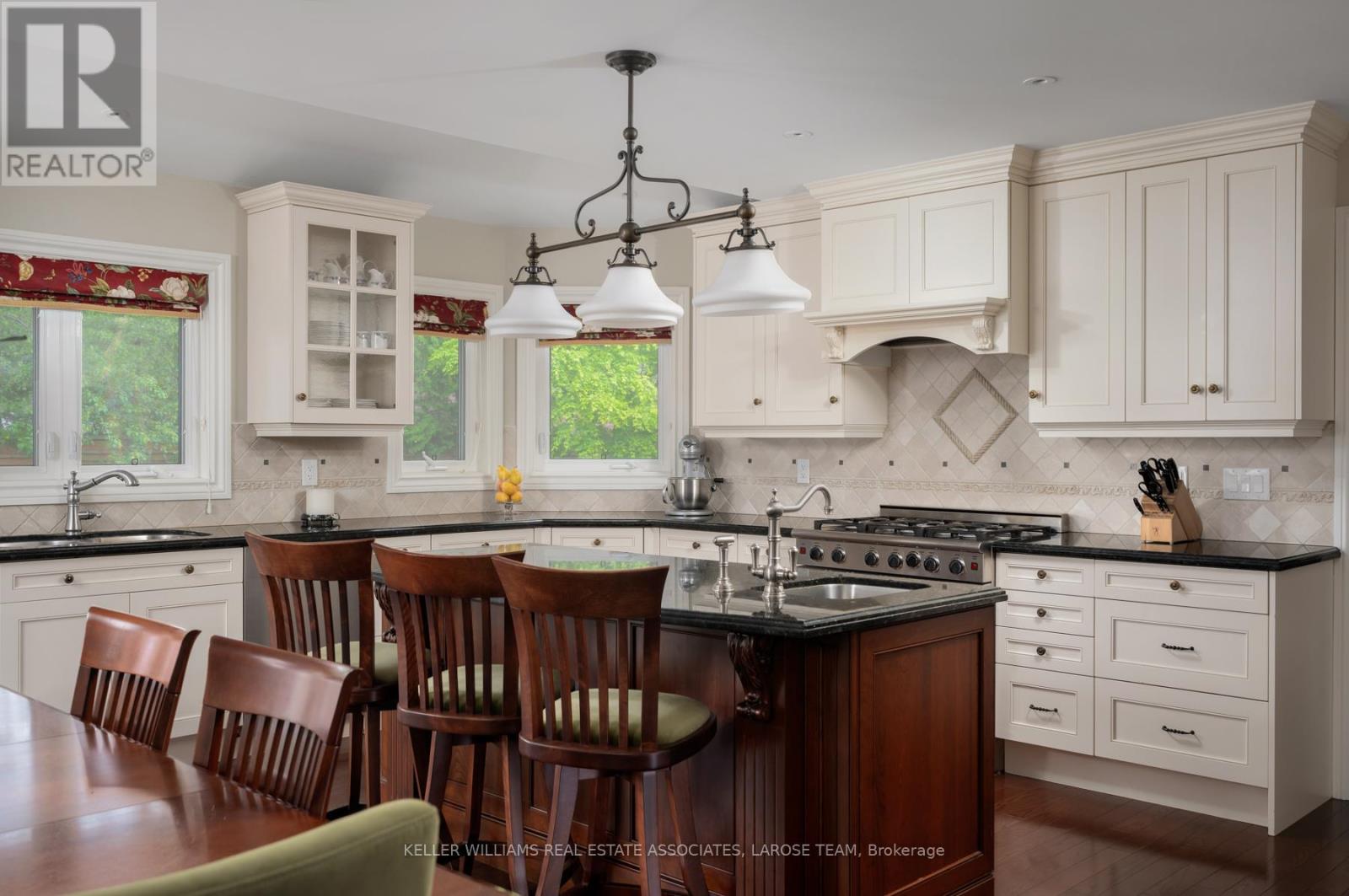 1485 Tecumseh Park Drive, Mississauga (Lorne Park), Ontario  L5H 2W7 - Photo 12 - W12189693