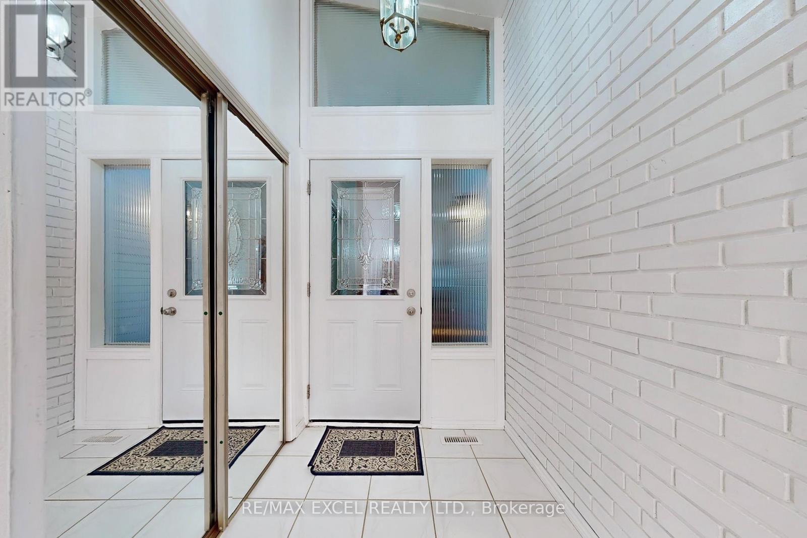 51 Kendleton Avenue, Toronto (Mount Olive-Silverstone-Jamestown), Ontario  M9V 1T9 - Photo 22 - W12189722