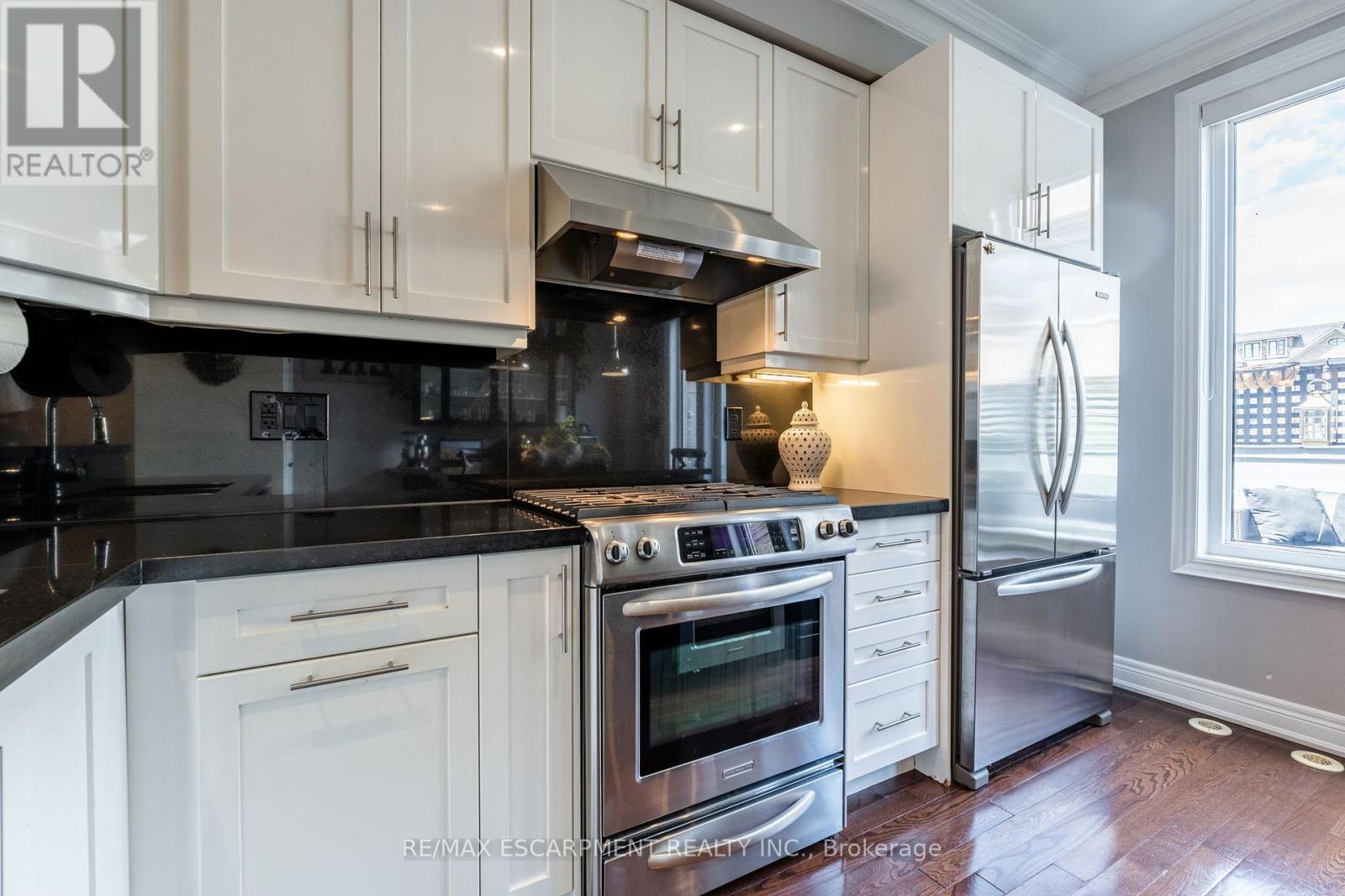 1825 Pagehurst Avenue, Mississauga, Ontario  L4X 1Y5 - Photo 15 - W12189750
