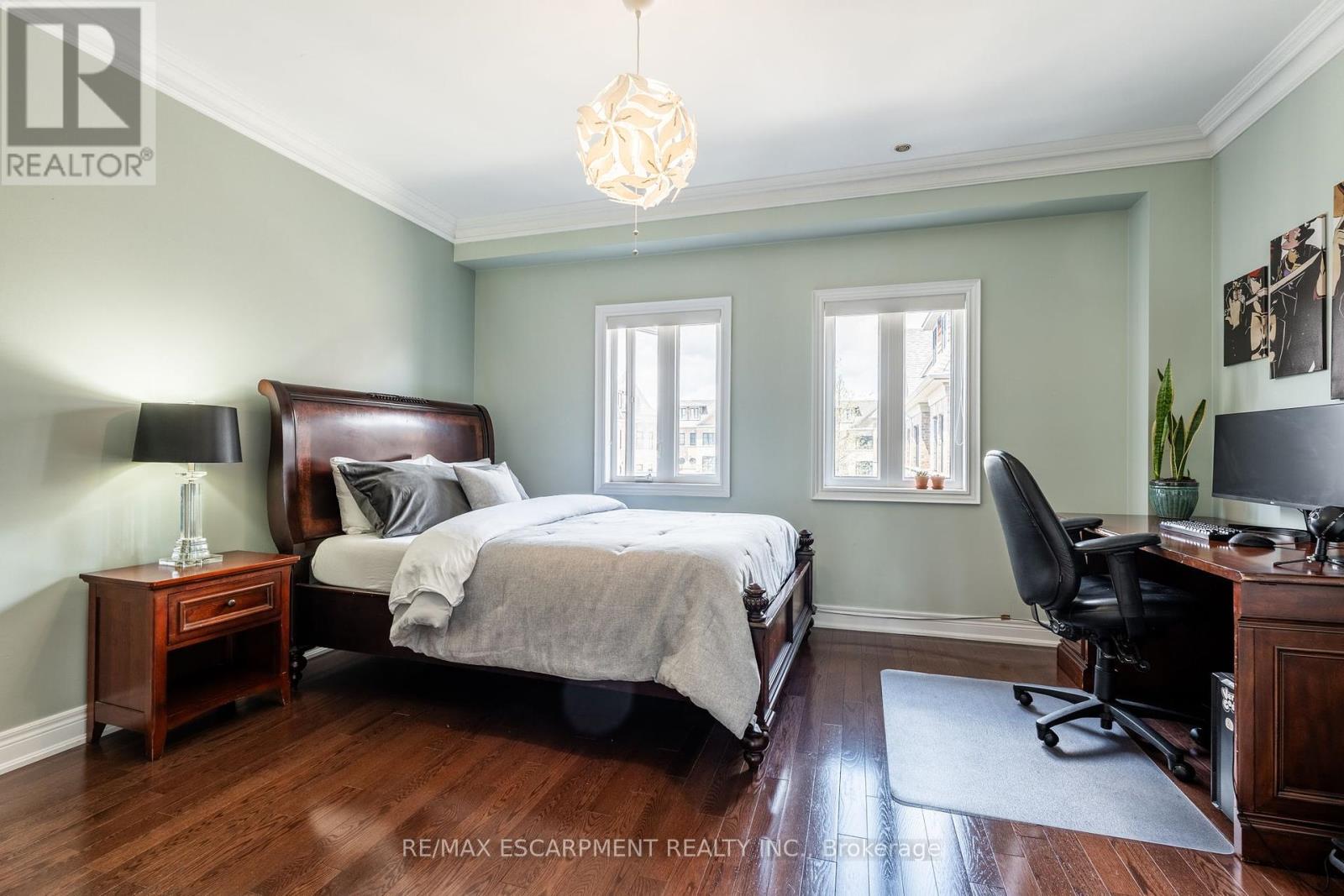 1825 Pagehurst Avenue, Mississauga, Ontario  L4X 1Y5 - Photo 23 - W12189750