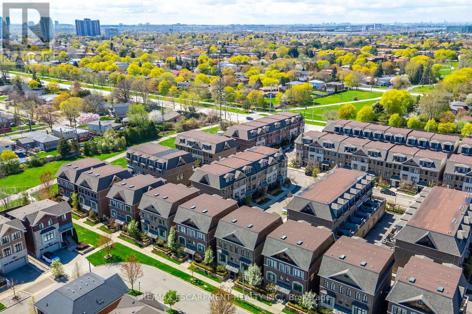 1825 Pagehurst Avenue, Mississauga, Ontario  L4X 1Y5 - Photo 38 - W12189750
