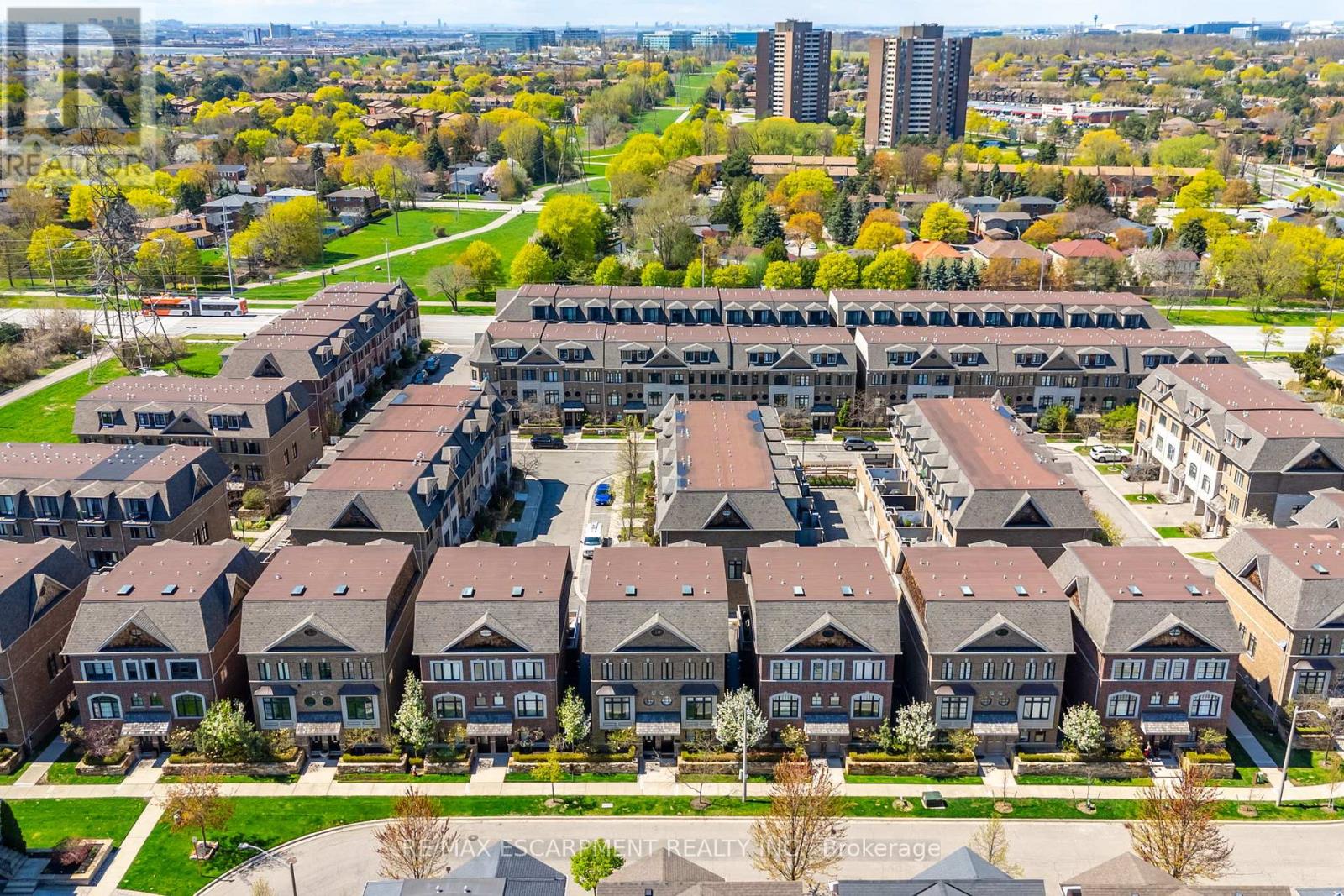 1825 Pagehurst Avenue, Mississauga, Ontario  L4X 1Y5 - Photo 39 - W12189750
