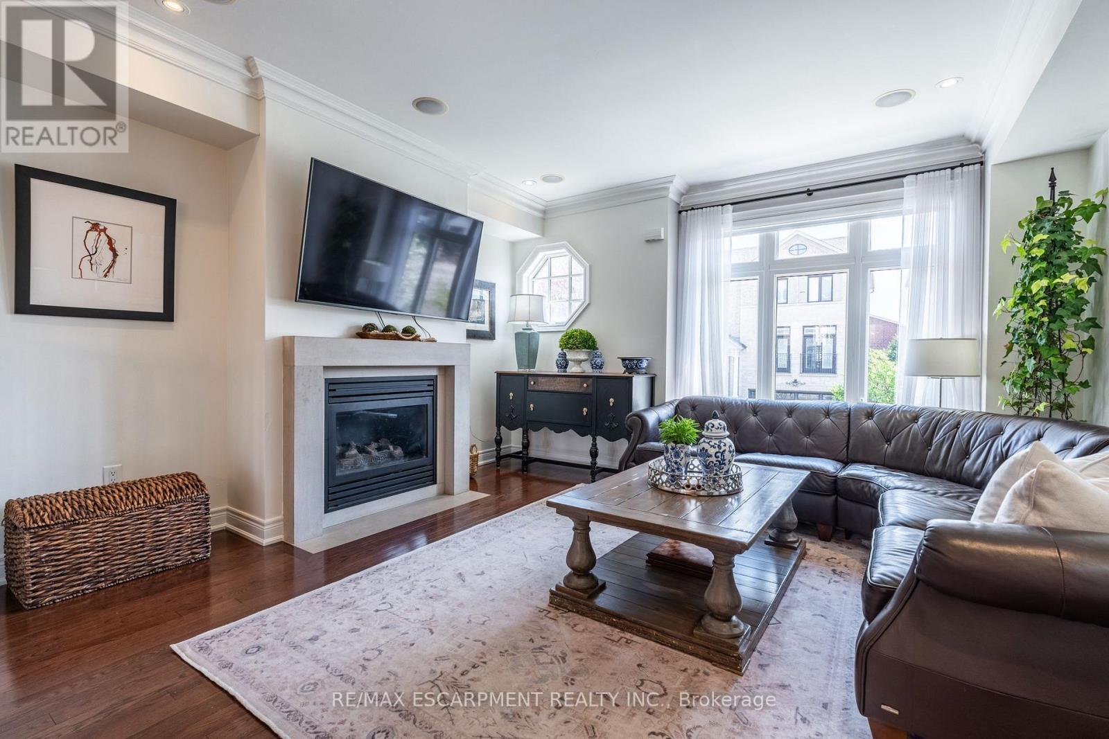 1825 Pagehurst Avenue, Mississauga, Ontario  L4X 1Y5 - Photo 9 - W12189750