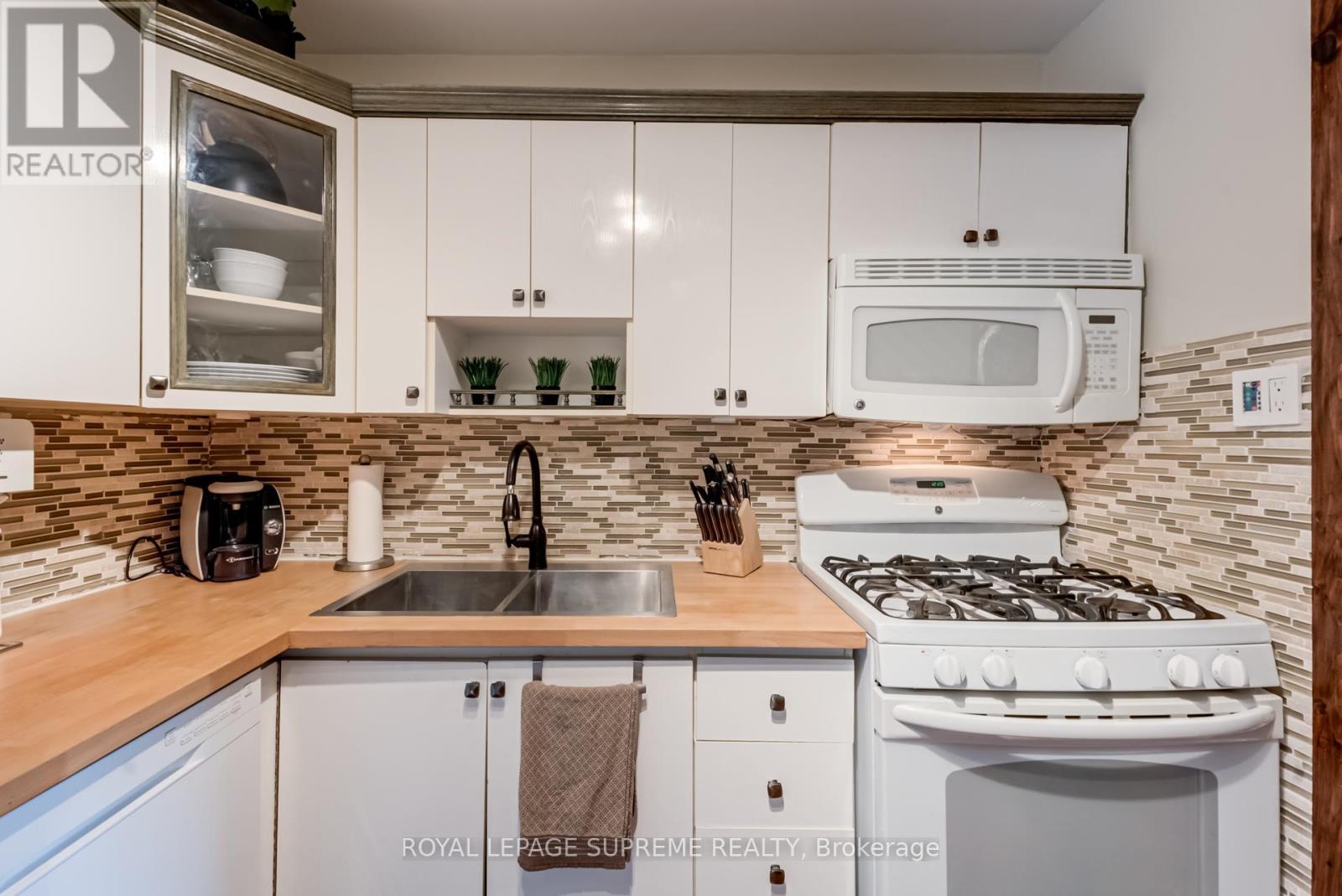 587 St Clarens Avenue, Toronto (Dovercourt-Wallace Emerson-Junction), Ontario  M6H 3W9 - Photo 20 - W12189759