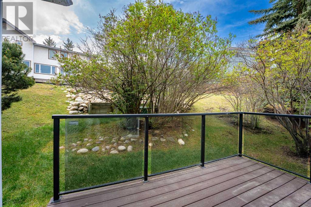 215 Coachway Lane Sw, Calgary, Alberta  T3H 2V9 - Photo 12 - A2221676