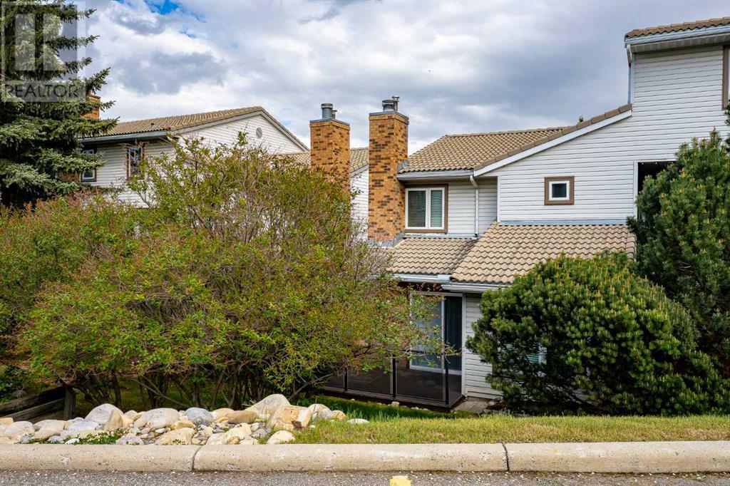 215 Coachway Lane Sw, Calgary, Alberta  T3H 2V9 - Photo 9 - A2221676