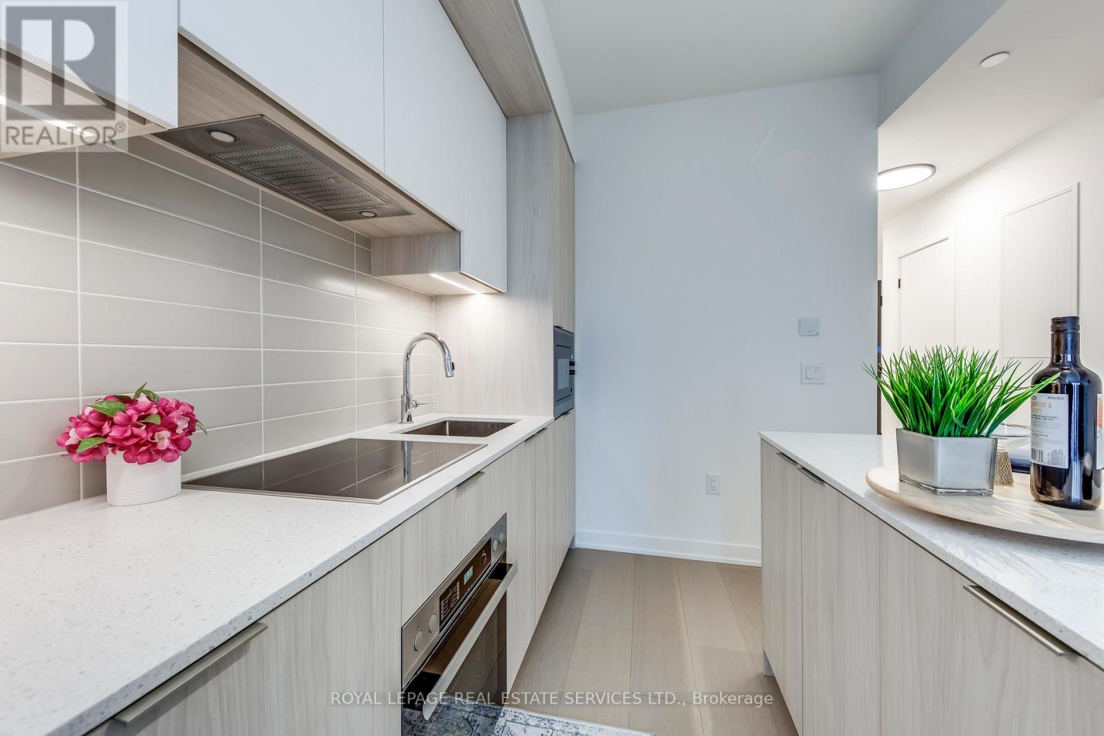 1004 - 123 Portland Street, Toronto, Ontario  M5V 0V9 - Photo 8 - C12049852