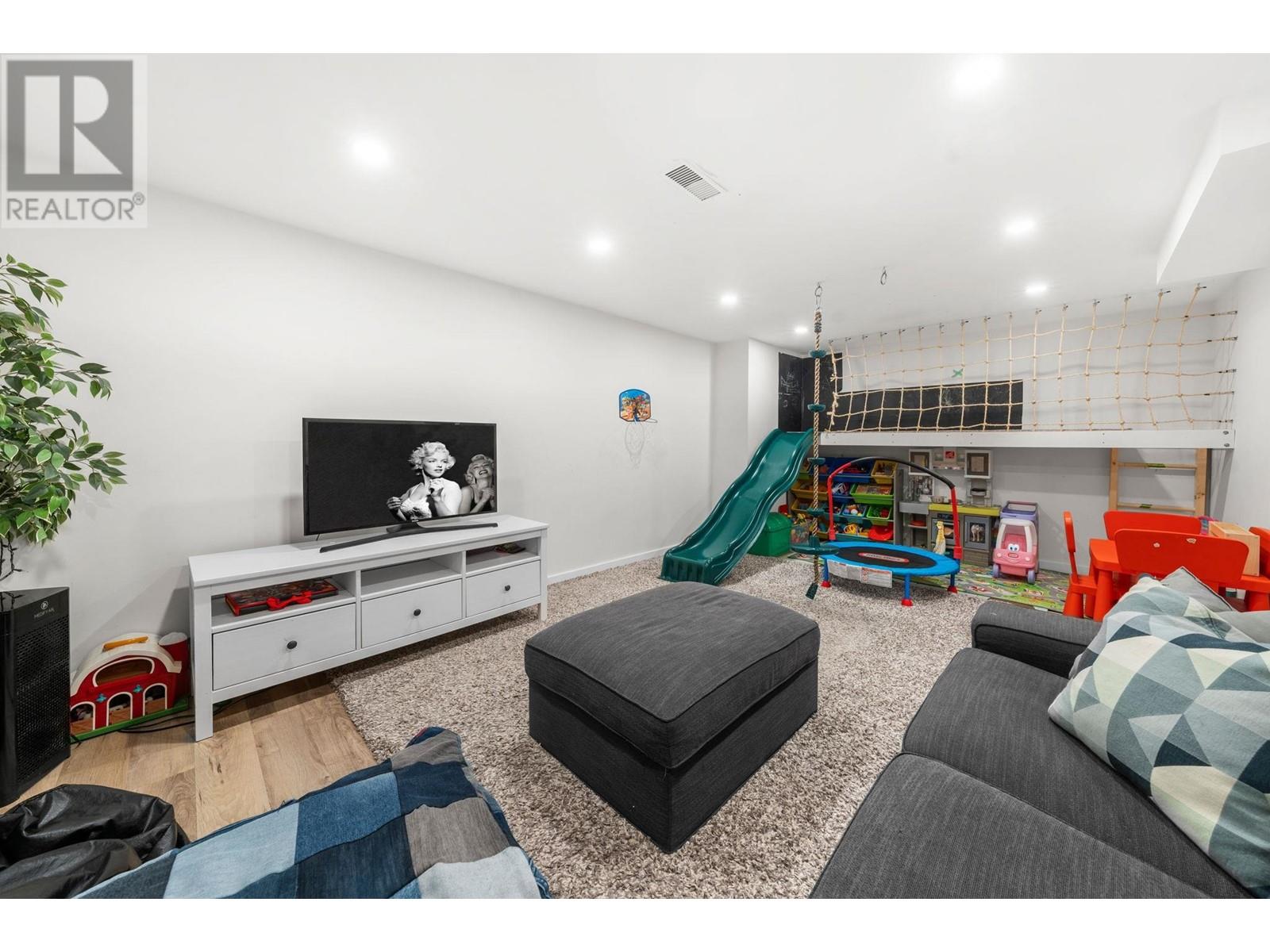 2393 Mountain Highway, North Vancouver, British Columbia  V7J 2N2 - Photo 4 - R3009765