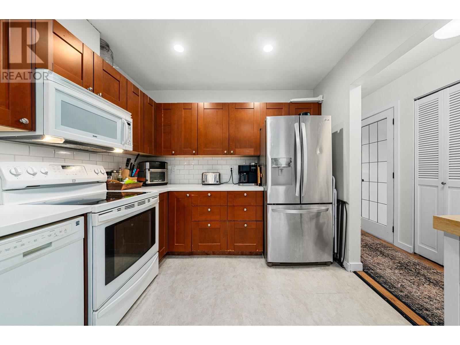 2393 Mountain Highway, North Vancouver, British Columbia  V7J 2N2 - Photo 9 - R3009765