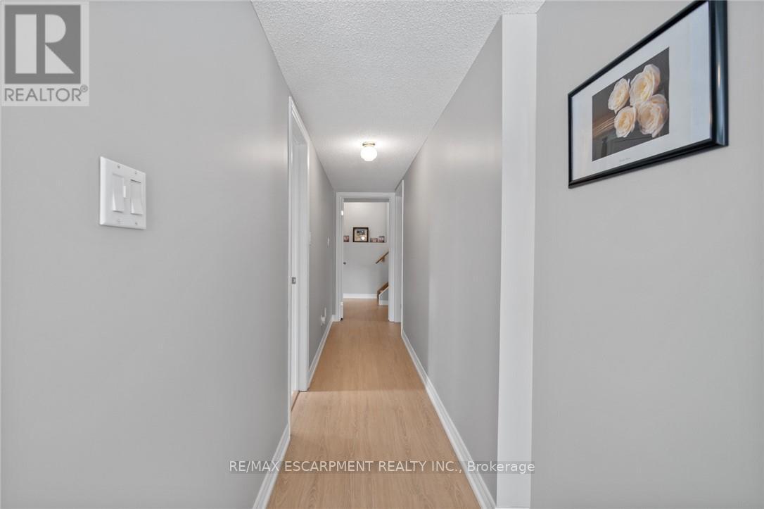 46 Pentland Road, Hamilton, Ontario  L8B 0P7 - Photo 28 - X12189582