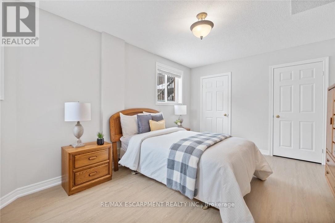 46 Pentland Road, Hamilton, Ontario  L8B 0P7 - Photo 38 - X12189582