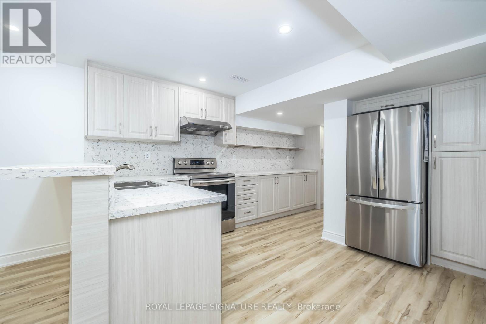 11 Fleming Crescent, Haldimand, Ontario  N3W 0C4 - Photo 8 - X12189595