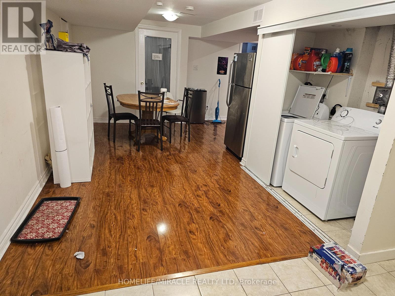 17 West Park Avenue, Hamilton, Ontario  L8S 3M4 - Photo 11 - X12189644