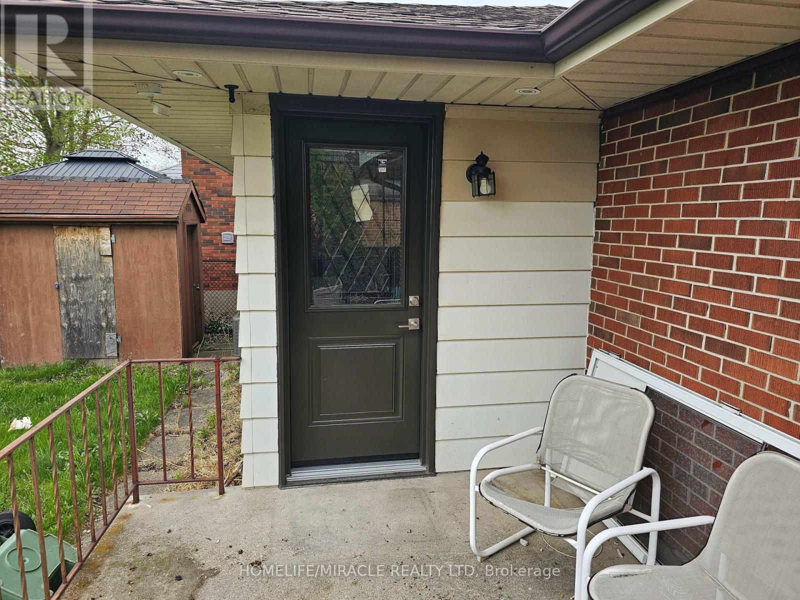 17 West Park Avenue, Hamilton, Ontario  L8S 3M4 - Photo 12 - X12189644