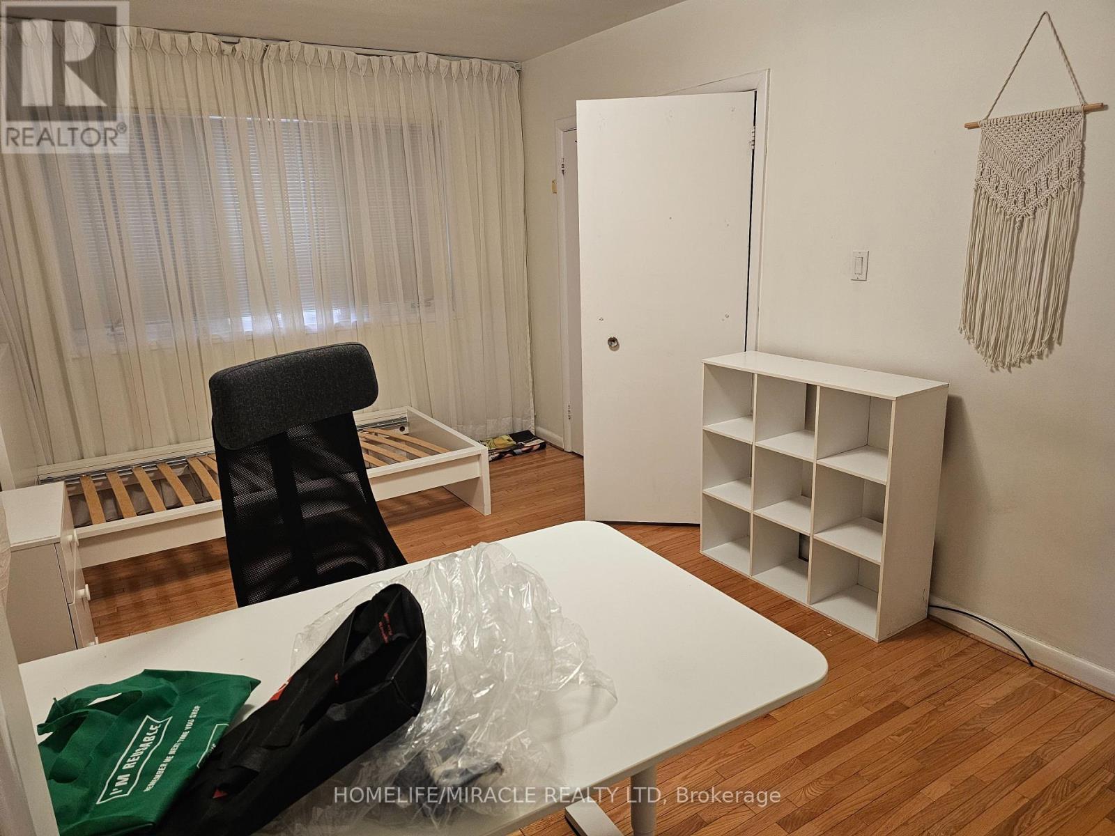 17 West Park Avenue, Hamilton, Ontario  L8S 3M4 - Photo 15 - X12189644