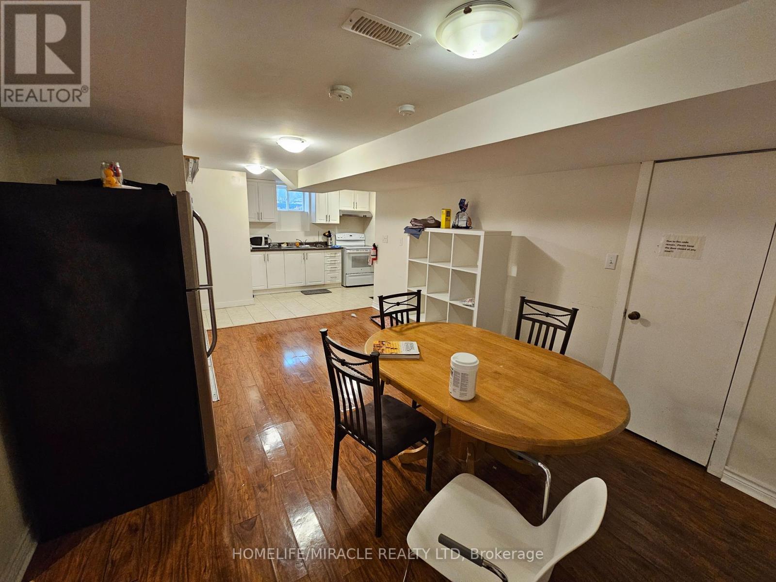 17 West Park Avenue, Hamilton, Ontario  L8S 3M4 - Photo 3 - X12189644